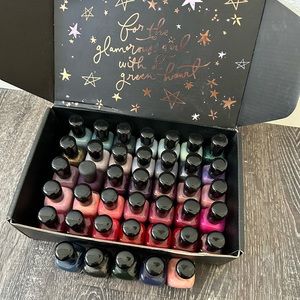 Bundle of 40 Zoya nailpolishes